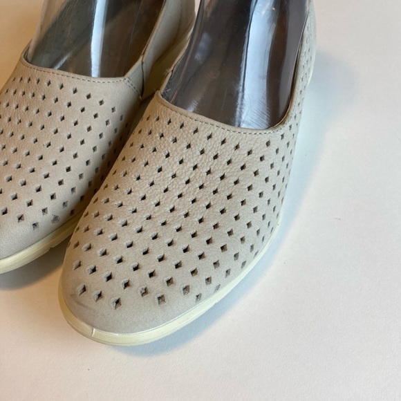 Ecco Grey Men Made Material White Outsole Flats Loafers size EUR 39, US 8.5 - Picture 8 of 14